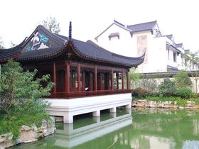 春江云锦揽月